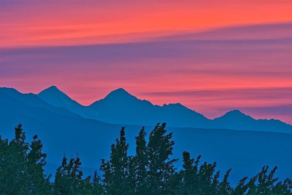 Canada-Yukon-Kluane National Park Sunset on the St Elias Mountains